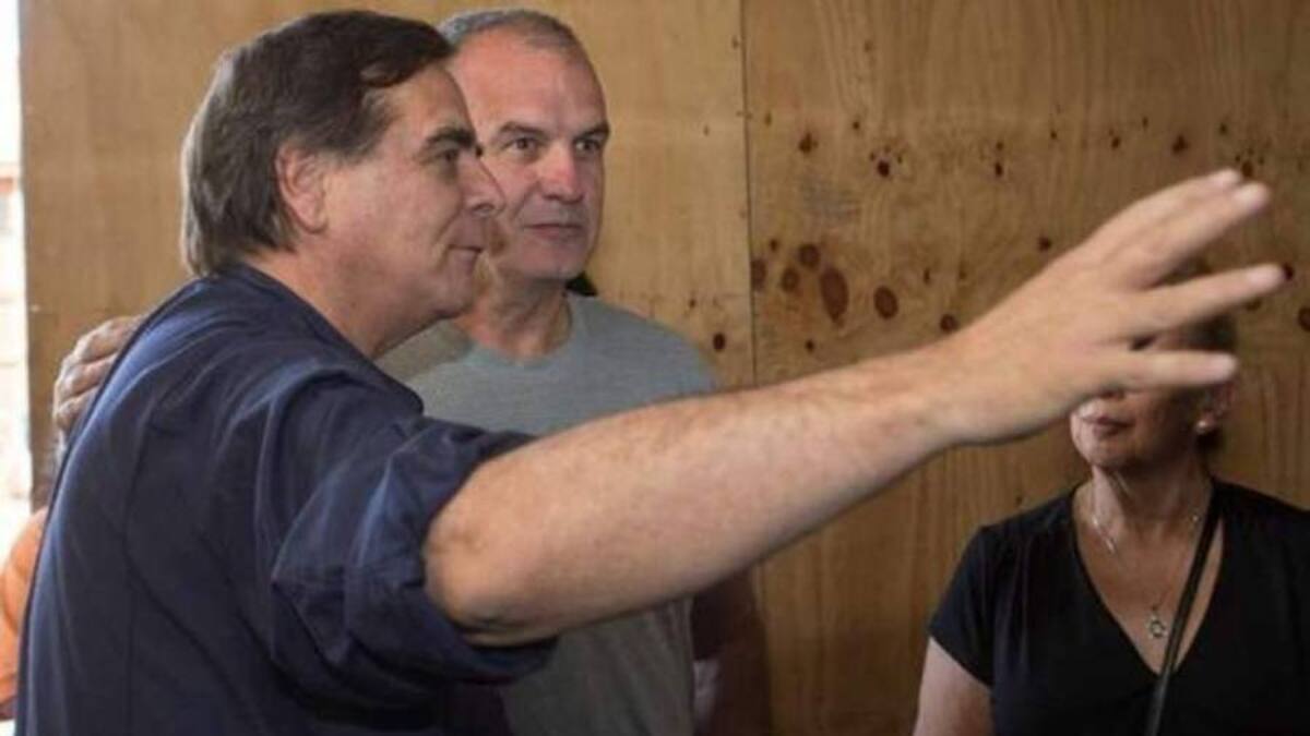 Sacerdote Felipe Berríos: "Marcelo Bielsa extraña a Chile"