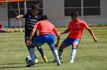 Con equipo titular y los refuerzos: la UC venció a La Roja sub-20 en amistoso de pretemporada