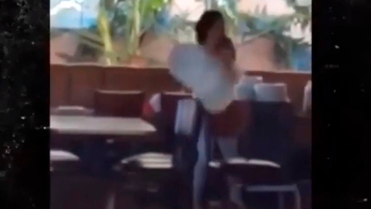 Viral: Mujer en topless entra a un restaurant en Miami a quebrar patos