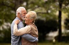 Médicos entregan consejos para cuidar la salud en la tercera edad: “Hoy sabemos que el gran desafío no es envejecer, sino hacerlo de manera saludable”
