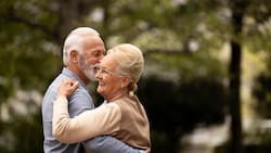 Médicos entregan consejos para cuidar la salud en la tercera edad: “Hoy sabemos que el gran desafío no es envejecer, sino hacerlo de manera saludable”