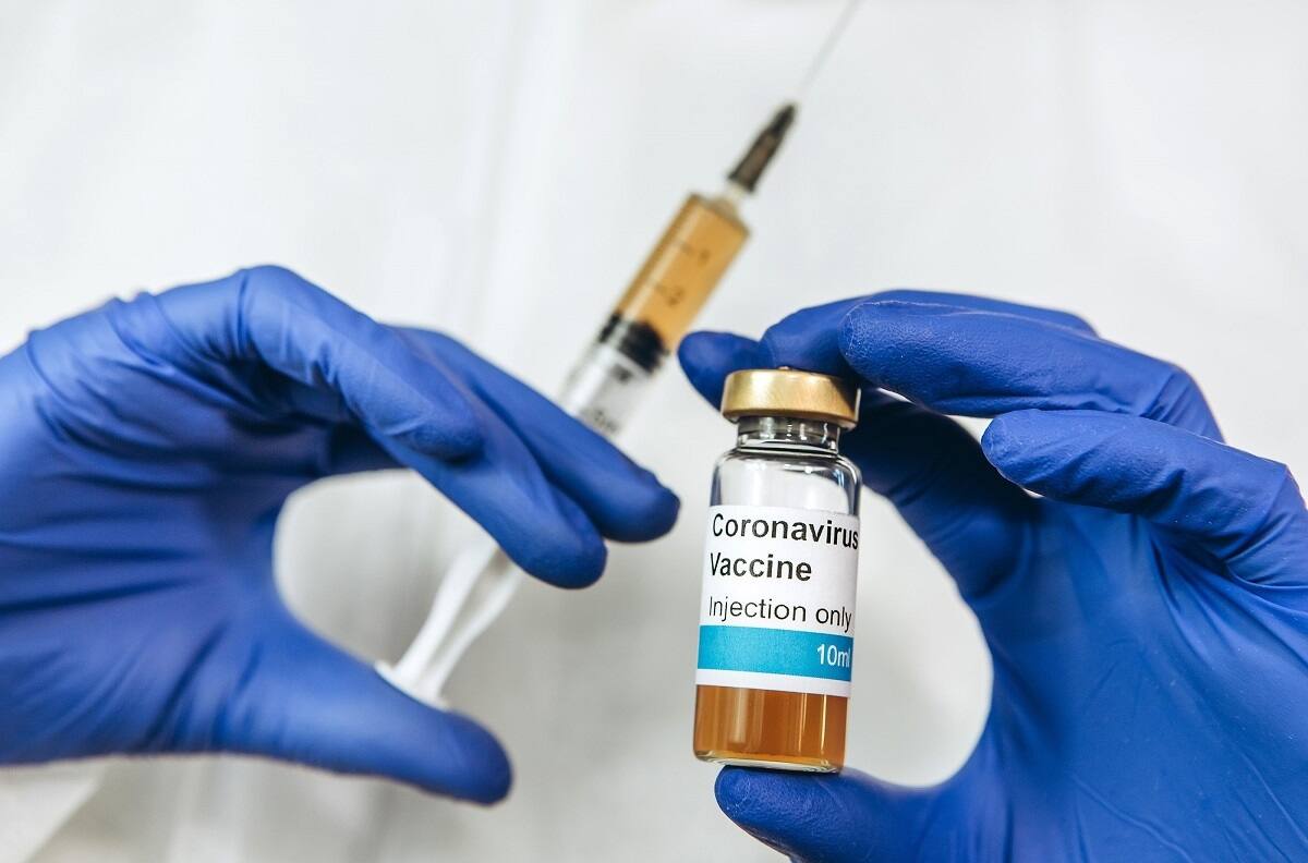 Aprobaron por unanimidad uso de vacuna AstraZeneca-Oxford en mayores de 18 años