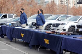 Detienen a hermana de Esteban Paredes: participaba en banda dedicada a la clonación y robo de autos