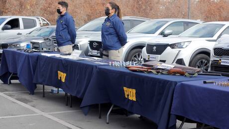 Detienen a hermana de Esteban Paredes: participaba en banda dedicada a la clonación y robo de autos