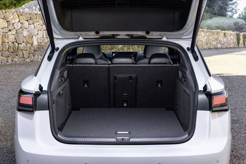 Este auto familiar destaca por su gran capacidad de carga, ideal para viajes largos