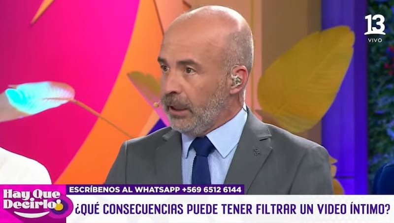 El abogado Claudio Valdivia explicó a que multas se exponen quienes difundieron video íntimo. Créditos: Captura Canal 13