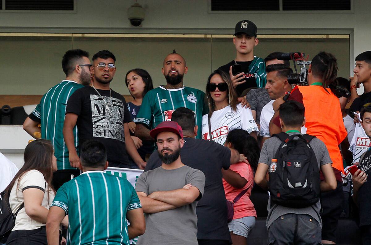 El "Rey" es del pueblo: Donación de Vidal a campamentos de Cerro Navia