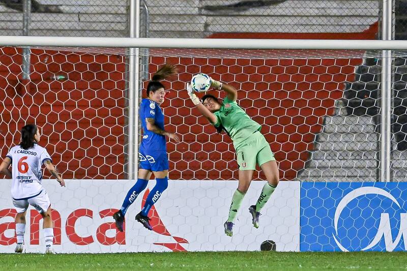 La joven portera de la U ha mantenido su arco en cero. Foto: Conmebol