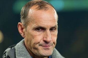 Insólito: DT del Augsburgo no podrá dirigir en la reanudación de la Bundesliga por ir a comprar pasta de dientes