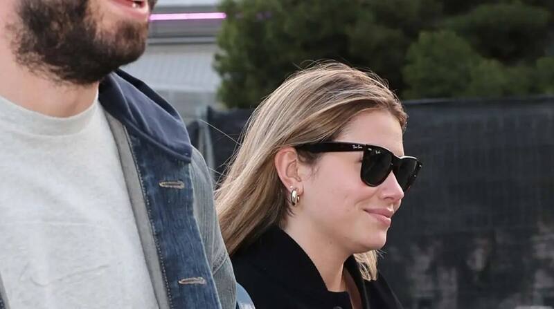 La novia de Piqué fue captada almorzando con compañeros de trabajo