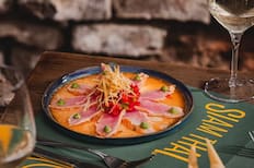 Está entre los mejores del mundo: el bar de inspiración asiática que conquista en Barrio Italia