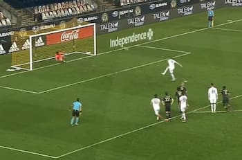 Gonzalo Higuaín erró su primer penal en la MLS y los rivales se burlaron en su cara
