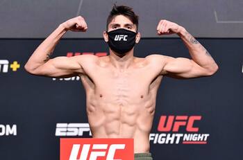 Compañero de Roosevelt Roberts advirtió a "La Jaula" Bahamondes previo a su combate en la UFC