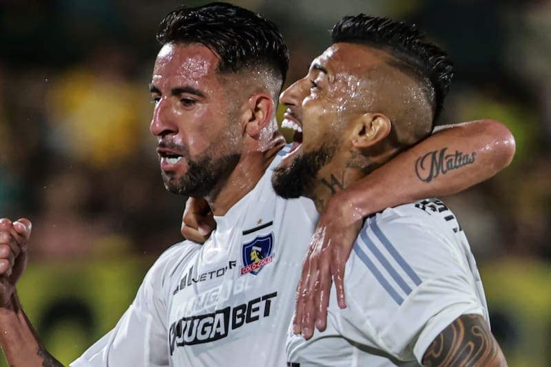 celebra el triunfo de Colo Colo Femenino. Foto: Aton.