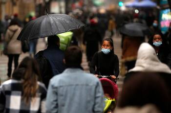 Sistema frontal: La lluvia llegó a la zona centro sur y Santiago la recibirá a mediados de semana