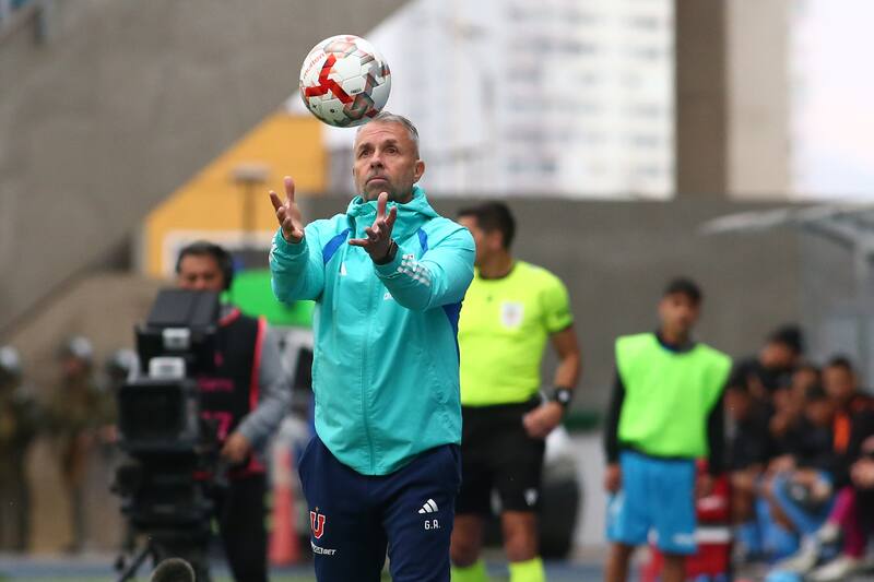 El director tecnico de Universidad de Chile, Gustavo Alvarez.
