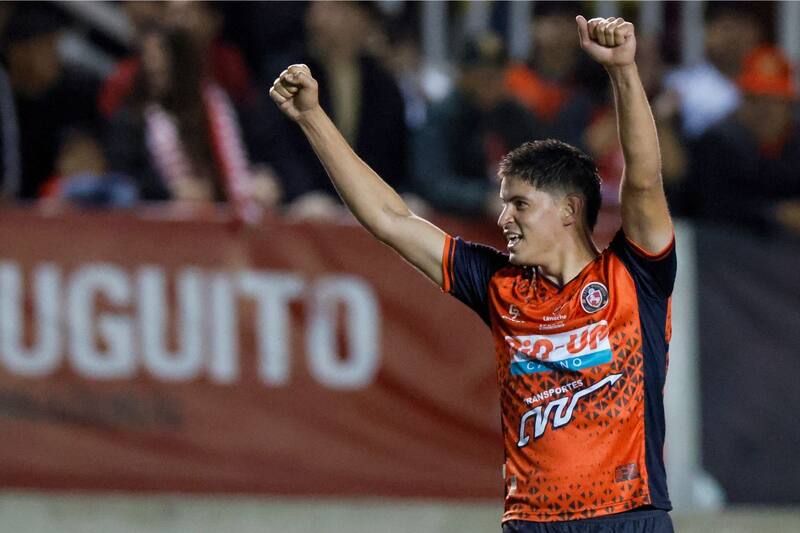 Facundo Pons celebra el crucial gol que le anotó a Unión Española y que allanó el camino a la salvación. Foto: Agencia Aton.