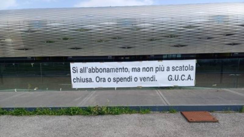 Hinchas de Udinese dejaron este mensaje a los directivos del club en medios de los rumores por el regreso de Alexis Sánchez.