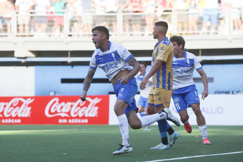 La UC comenzó ganando en Copa Chile.