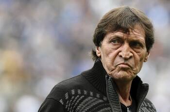 Extécnico de la UC dio positivo en masivo brote por Covid en Independiente de Avellaneda