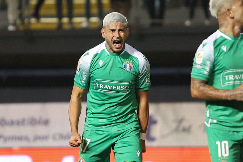 es líder de Primera División, tras derrotar a Unión Española. Foto: Felipe Escobedo/En Cancha.