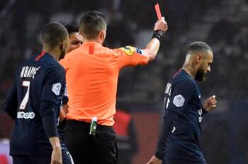 Neymar dio vuelta al mundo por este innecesario patadón ante el Bordeaux