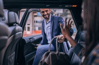 Organízate para el “Súper Lunes”: clientes de este banco podrán optar a descuento del 30% en viajes por Cabify