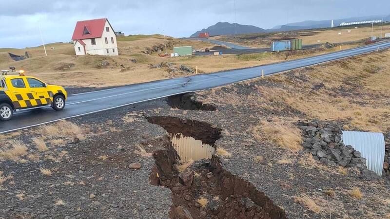 La pequeña comunidad pesquera de la costa de Islandia ha vivido más de 900 sismos en 24 horas. ¿Podría pasar algo así en Chile?.