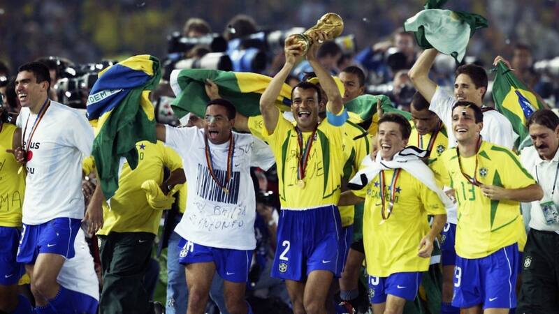 El lateral celebrando la obtención de la Copa del Mundo.