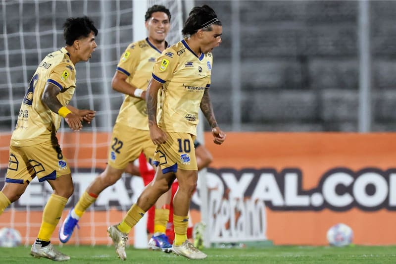 Everton sorprendio a Palestino en La Cisterna. Foto: Agencia Aton.