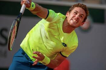 Sorpresa en Roland Garros: Carballés Baena se impuso ante Shapovalov tras cinco horas de partido