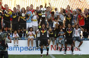 Campeón con Colo Colo y goleador del fútbol chileno anunció su retiro: quiere ser entrenador