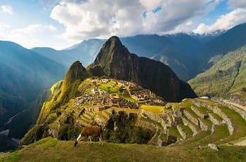 ¿Cuánto cuesta ir a Machu Picchu desde Santiago? Precio de los pasajes en avión y del hospedaje
