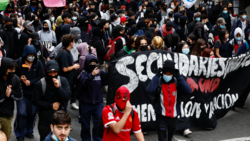 VIDEO | Estudiantes secundarios marchan en Valparaíso por Plaza Sotomayor: Se dirigen al Congreso