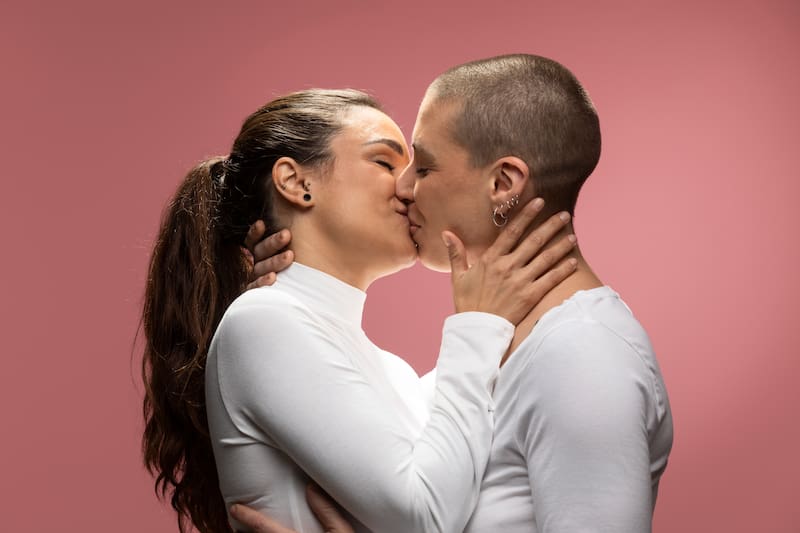 Entre ellos disminuye el dolor y quema calorías (Foto: Freepik).