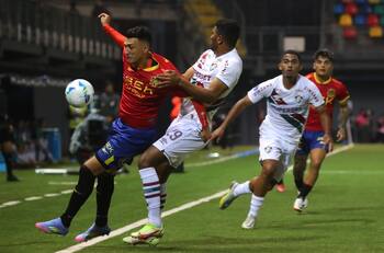 Llegó con cartel a Unión Española, se fue sin pena ni gloria y ahora sorprendió al fichar por club amateur