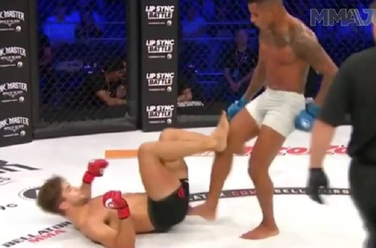 Peleador brasileño protagonizó el golpe más desleal del año en Bellator