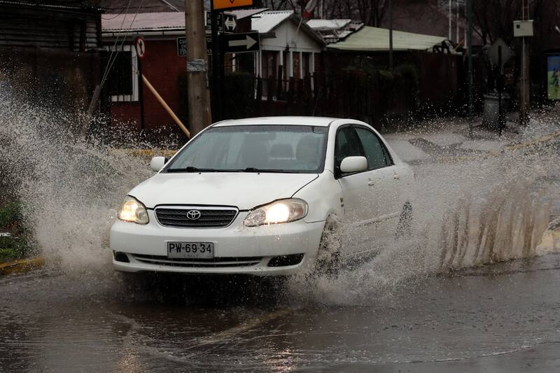 Dos pulsos de precipitaciones afectarán a la RM durante los próximos días.