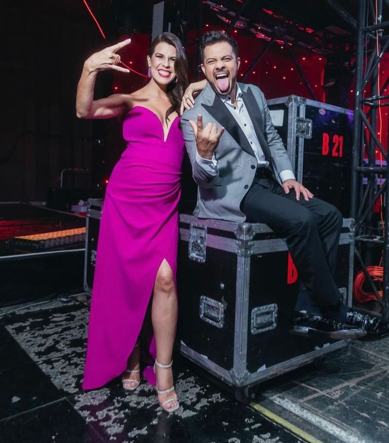 Natalia López y Simón Oliveros fueron los encargados del backstage del Festival de Viña 2024.