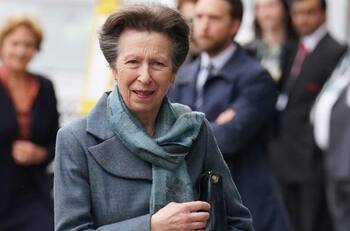 ¡Alarma en la Realeza! La Princesa Ana está hospitalizada tras una conmoción cerebral