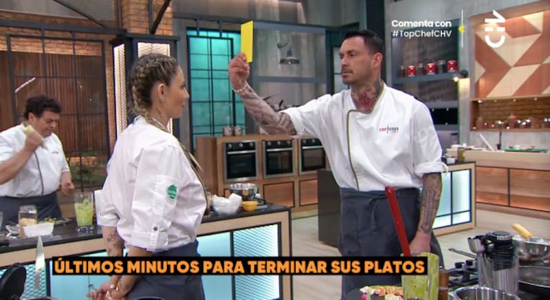 Gissella Gallardo y Mauricio Pinilla tuvieron tiempo de bromear en "Top Chef VIP".