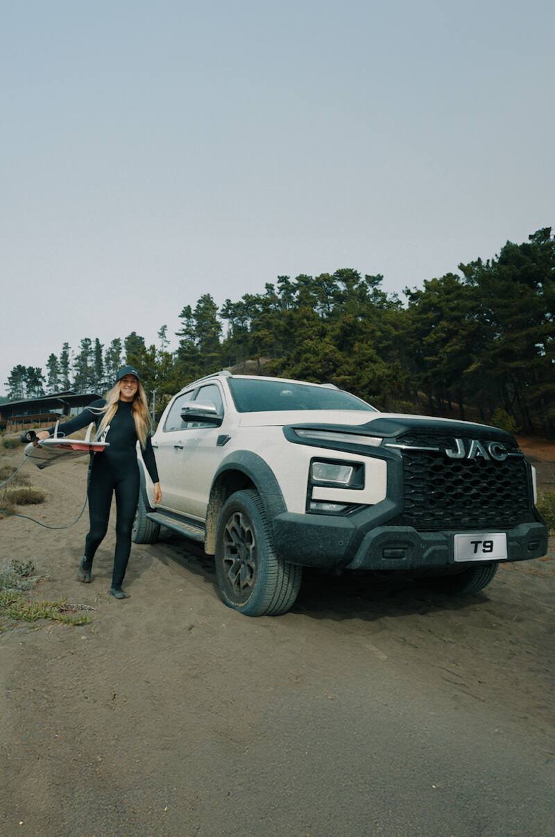 Surfista chilena del Team JAC Sports.