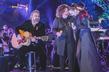"Es muy feliz cuando canta": Mijares mostró molestia al ser consultado si su hija, Lucerito, es no binaria