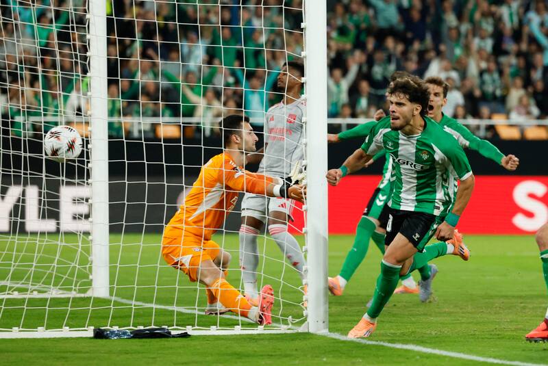 Manuel Pellegrini y un nuevo triunfo en UEFA Europa League. Foto: Agencia EFE.