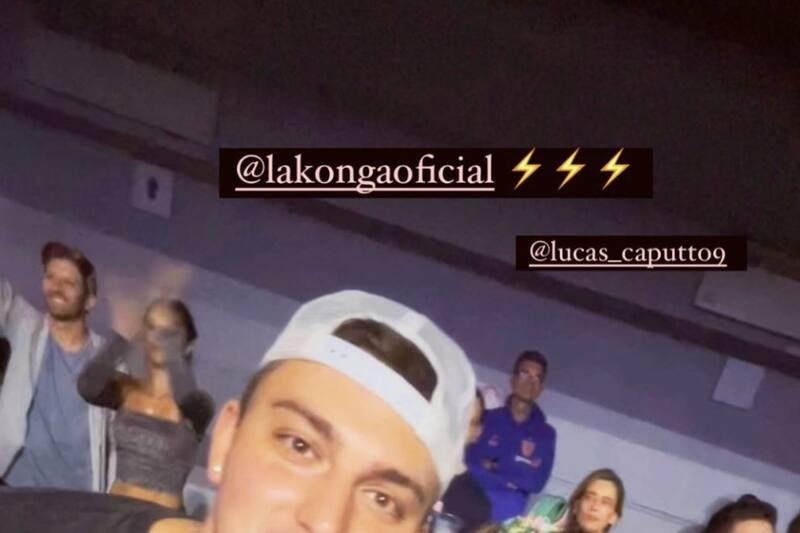 El DT de la U se encontró con Felipe Seymour. ¿Quién inmortalizó la foto? El hijo de Hernán Caputto.