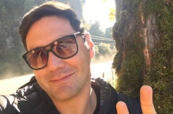 "¿Por qué nos disfrazaban así?": Pancho Saavedra enternece las redes con una fotografía de cuando estaba en el jardín infantil