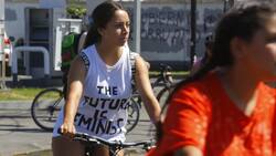 Día de la Mujer: Realizan cicletada por "La Huelga General Feminista" del 8M