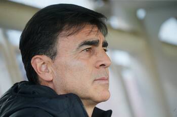 Gustavo Quinteros confirmó interés por defensor chileno para reforzar a Colo Colo