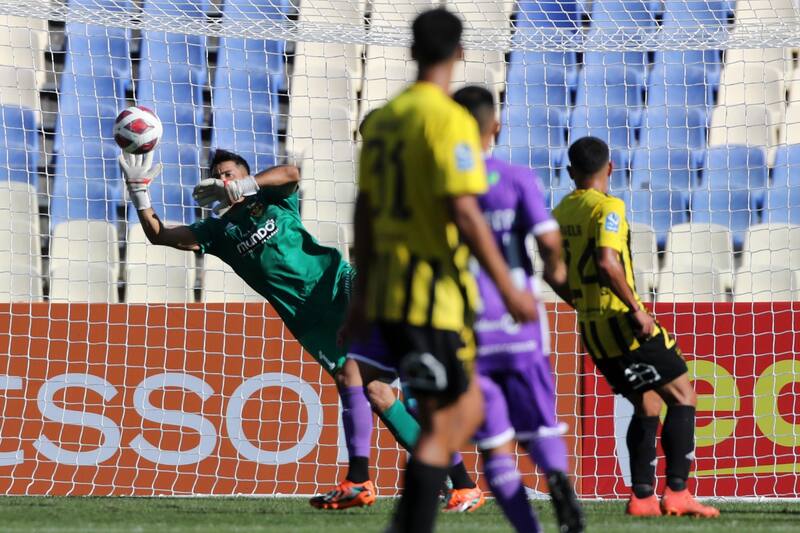 La dura crítica de DT del fútbol chileno a sus dirigidos. Foto: Aton.