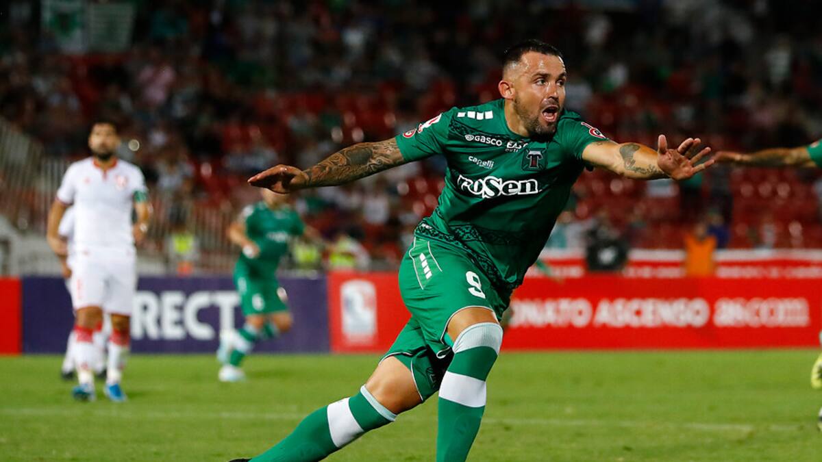 Colo Colo buscaría un delantero por lesiones de Paredes y Blandi